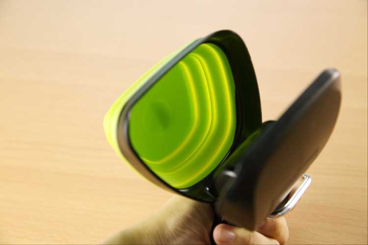 Pet Dog Travel Foldable Poop Scooper With 1 Roll Decomposable bag